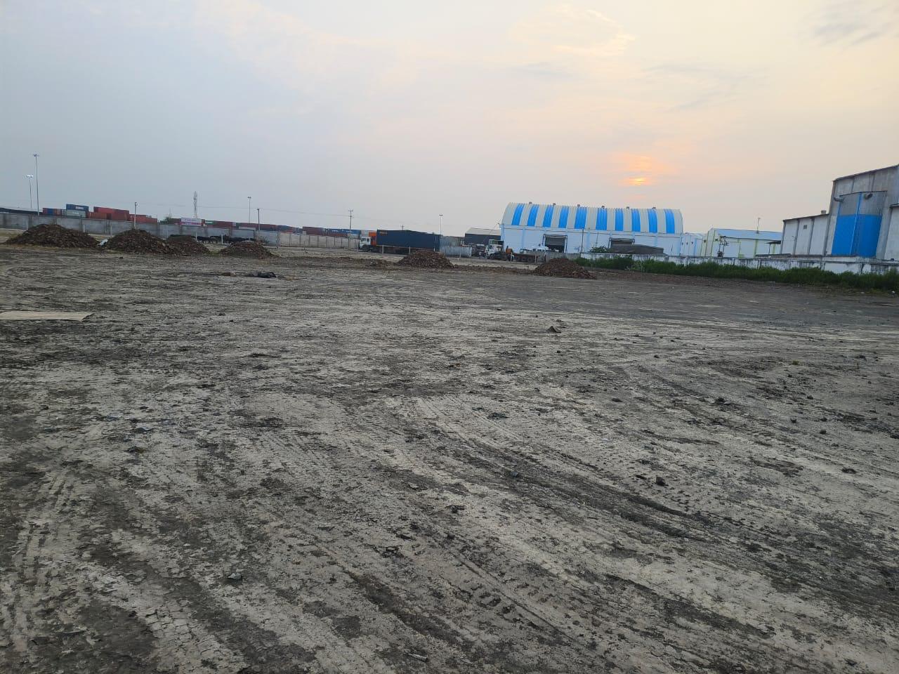 Port-Adjacent Terminals & Open Staging Yards